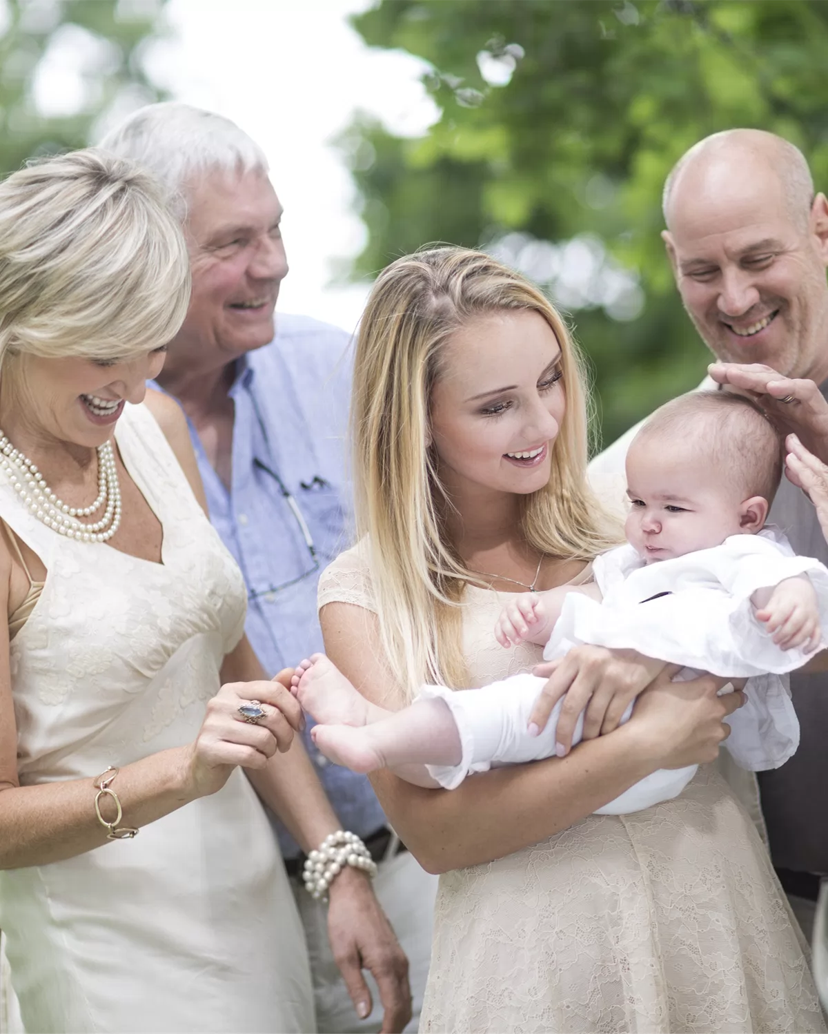 Fotos del bebé con su familia 12