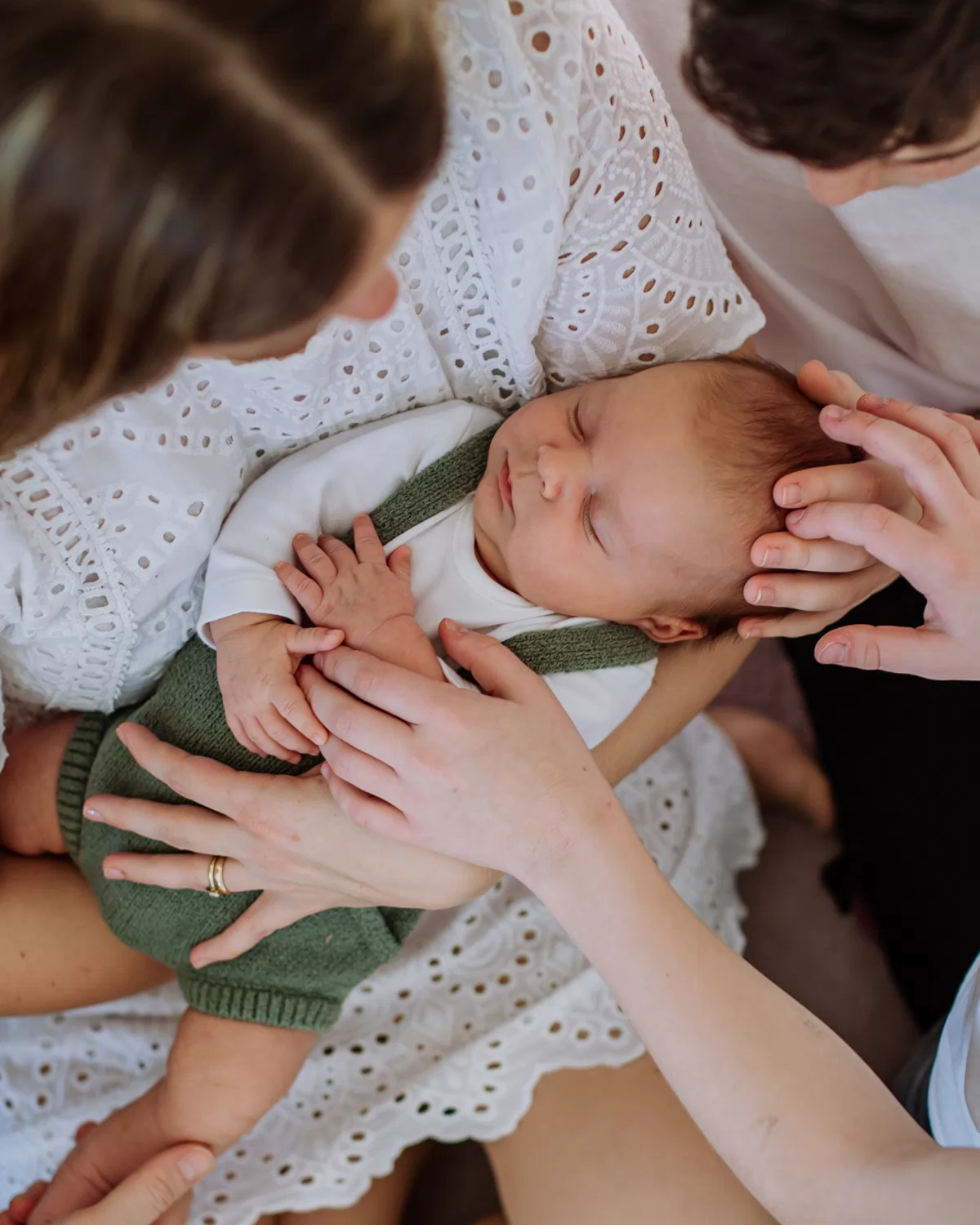 Fotos del bebé con su familia 13